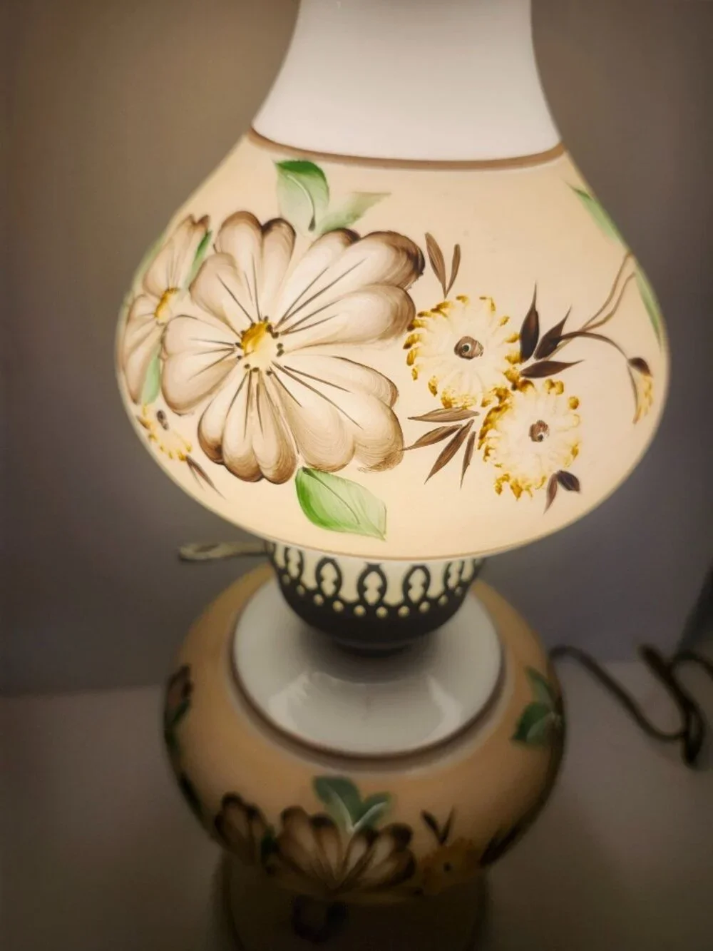 Tiered Vintage GWTW Glass Lamp Mid-Century Milk Glass Gone With the Wind